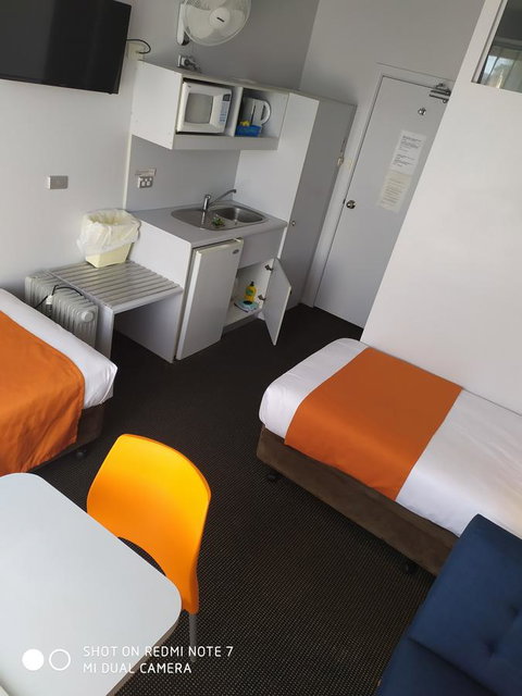 Waterfront Lodge Motel - Great Ocean Road Tourism 4