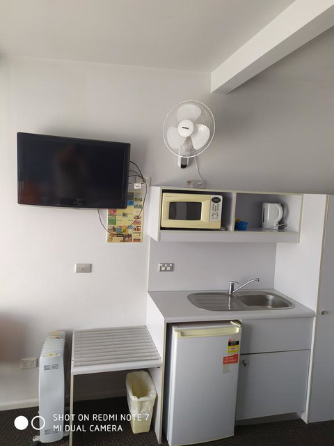 Waterfront Lodge Motel - Great Ocean Road Tourism 3