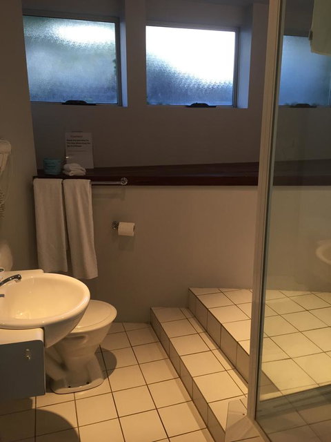 Waterfront Lodge Motel - Great Ocean Road Tourism 38