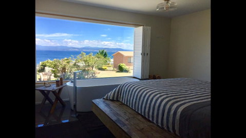Couples Getaway On Bruny Island - Great Ocean Road Tourism 12