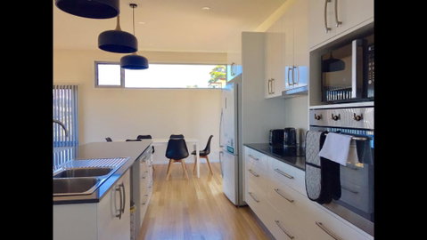 Couples Getaway On Bruny Island - Great Ocean Road Tourism 6