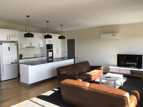 Couples Getaway On Bruny Island - Great Ocean Road Tourism 17