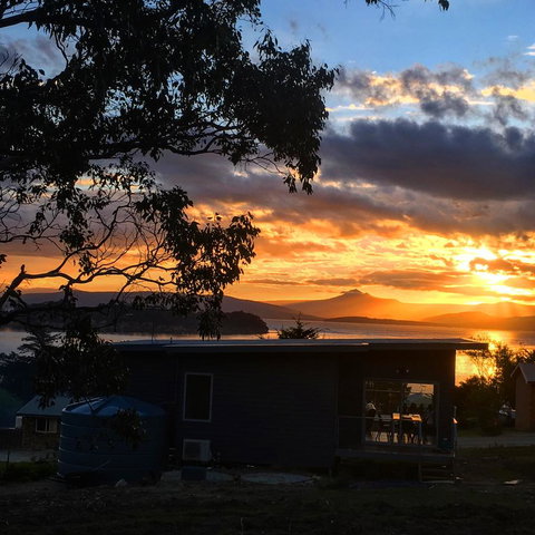 Couples Getaway On Bruny Island - Great Ocean Road Tourism 28