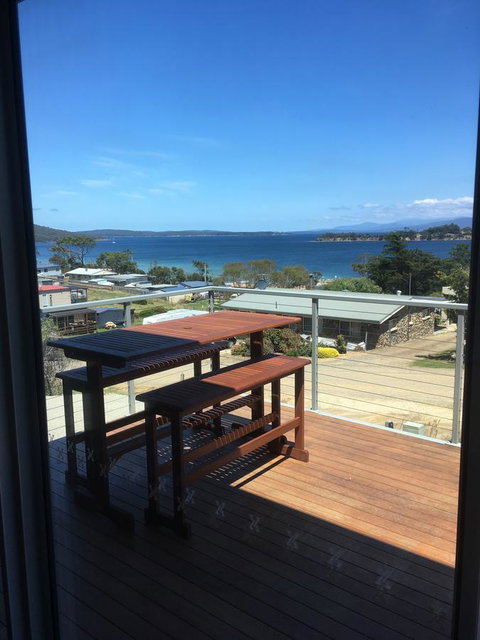 Couples Getaway On Bruny Island - Great Ocean Road Tourism 9