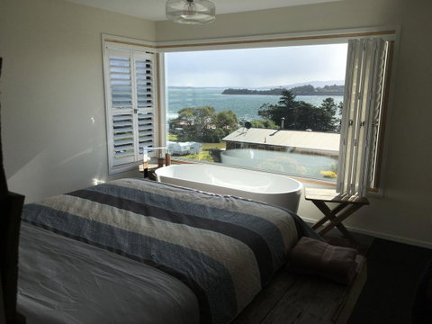 Couples Getaway On Bruny Island - Great Ocean Road Tourism 5
