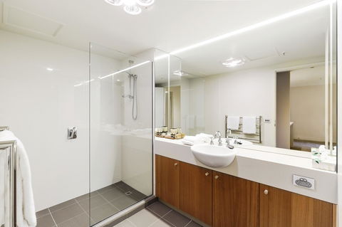 The Old Woolstore Apartment Hotel - Great Ocean Road Tourism 15