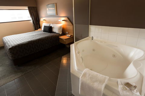 The Old Woolstore Apartment Hotel - Great Ocean Road Tourism 28