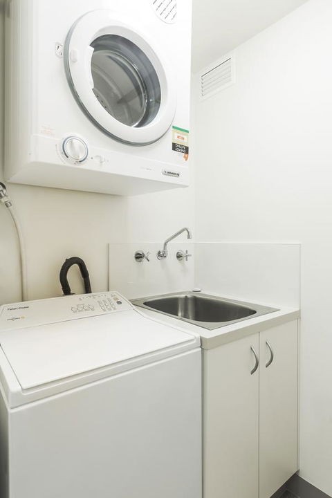 The Old Woolstore Apartment Hotel - Great Ocean Road Tourism 13