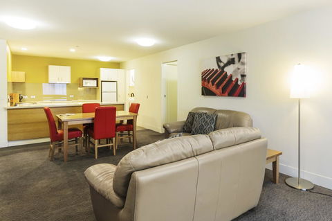 The Old Woolstore Apartment Hotel - Great Ocean Road Tourism 19