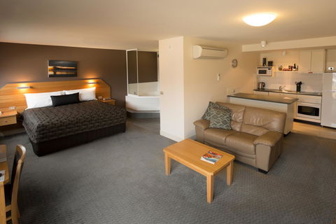 The Old Woolstore Apartment Hotel - Great Ocean Road Tourism 25