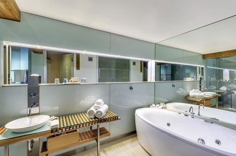 The Henry Jones Art Hotel - Great Ocean Road Tourism 20