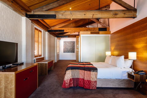 The Henry Jones Art Hotel - Great Ocean Road Tourism 25