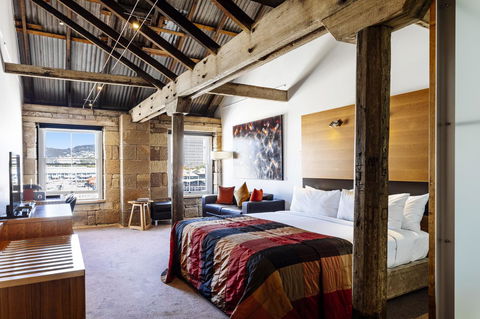 The Henry Jones Art Hotel - Great Ocean Road Tourism 3