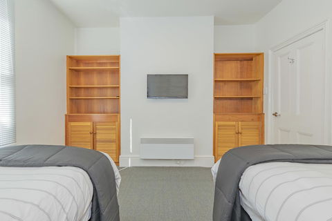 4 Bedroom House - Hobart CBD - Free Parking - Free WIFI - Great Ocean Road Tourism 15