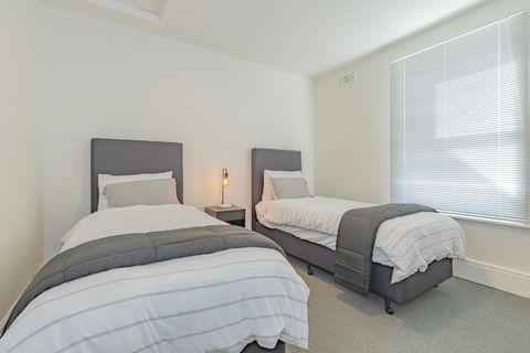 4 Bedroom House - Hobart CBD - Free Parking - Free WIFI - Great Ocean Road Tourism 23