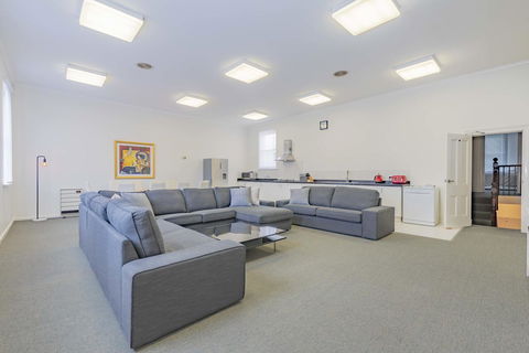 4 Bedroom House - Hobart CBD - Free Parking - Free WIFI - Great Ocean Road Tourism 17