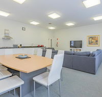 4 Bedroom House - Hobart CBD - Free Parking - Great Ocean Road Tourism