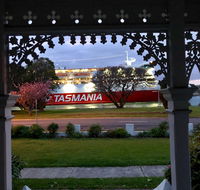 Riverbank villa - 4 bedroom house villa - Great Ocean Road Tourism