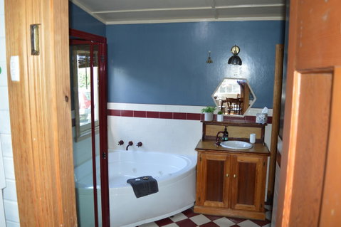 The Dragonfly Inn - Great Ocean Road Tourism 15