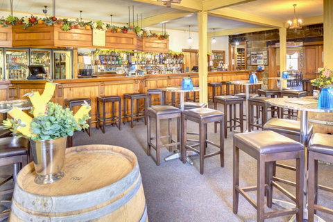 The Richmond Arms Hotel - Great Ocean Road Tourism 12