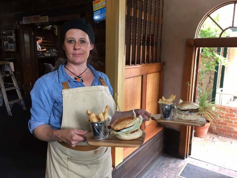 The Richmond Arms Hotel - Great Ocean Road Tourism 15
