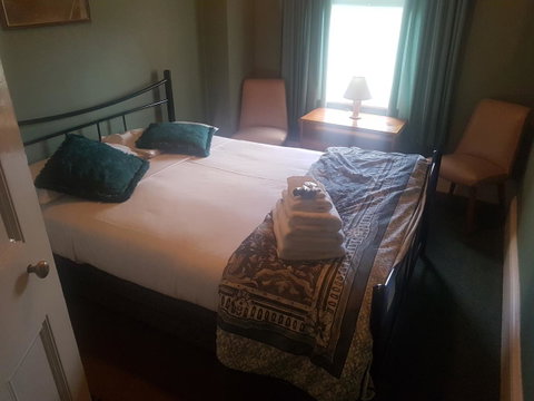 The Richmond Arms Hotel - Great Ocean Road Tourism 9
