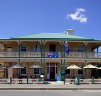 The Richmond Arms Hotel - Great Ocean Road Tourism
