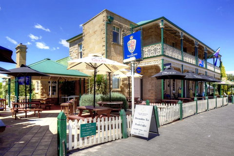 The Richmond Arms Hotel - Great Ocean Road Tourism 1
