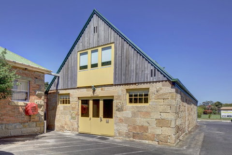 The Richmond Arms Hotel - Great Ocean Road Tourism 17