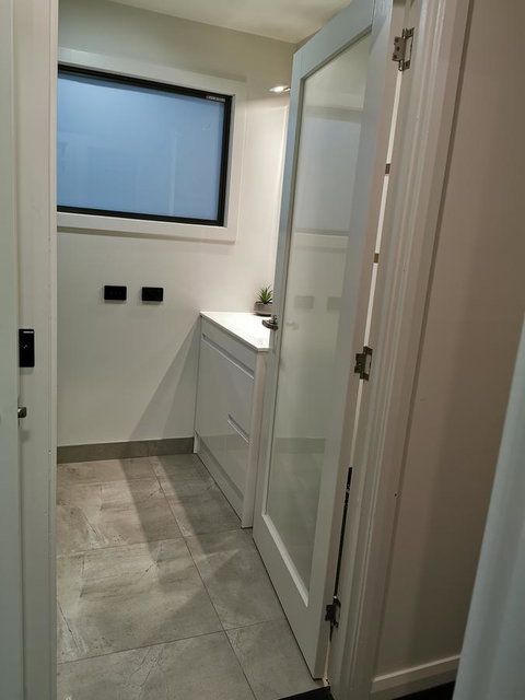 Youngtown Executive Apartments - 2BR Included, Free Parking & Wifi, Sofa Bed & Cot Fee Applies - Great Ocean Road Tourism 39