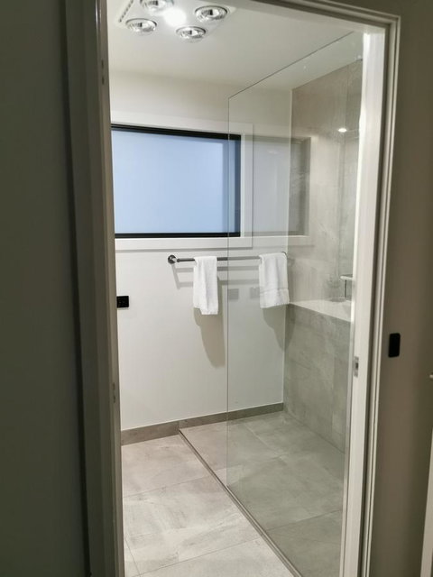 Youngtown Executive Apartments - 2BR Included, Free Parking & Wifi, Sofa Bed & Cot Fee Applies - Great Ocean Road Tourism 7
