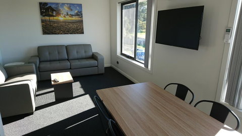 Youngtown Executive Apartments - 2BR Included, Free Parking & Wifi, Sofa Bed & Cot Fee Applies - Great Ocean Road Tourism 5