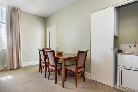 Launceston Central Apartment Hotel Official - Great Ocean Road Tourism 4