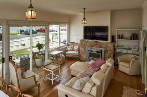 The Ultimate Beach House - Great Ocean Road Tourism 3