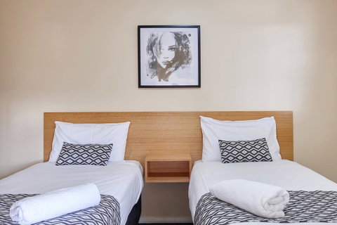 Elphin Serviced Apartments - Great Ocean Road Tourism 3