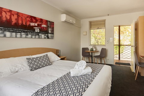 Elphin Serviced Apartments - Great Ocean Road Tourism 22