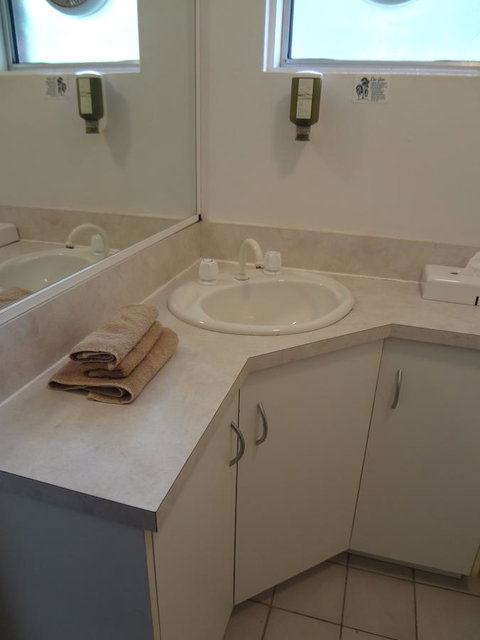 Adina Place Motel Apartments - Great Ocean Road Tourism 24