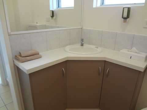 Adina Place Motel Apartments - Great Ocean Road Tourism 39