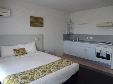 Adina Place Motel Apartments - Great Ocean Road Tourism 32