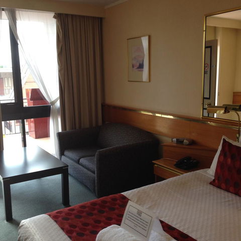 Commodore Regent - Great Ocean Road Tourism 12