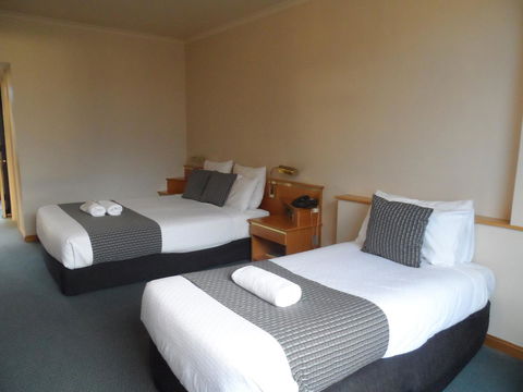 Commodore Regent - Great Ocean Road Tourism 43