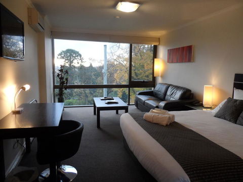 Commodore Regent - Great Ocean Road Tourism 28