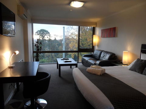 Commodore Regent - Great Ocean Road Tourism 5