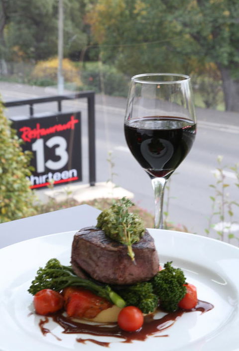 Commodore Regent - Great Ocean Road Tourism 4