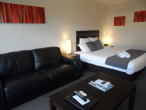 Commodore Regent - Great Ocean Road Tourism 6