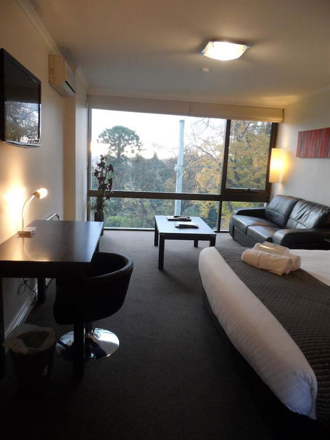 Commodore Regent - Great Ocean Road Tourism 37