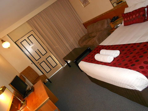 Commodore Regent - Great Ocean Road Tourism 3