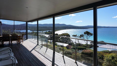 SEA EAGLE COTTAGE Amazing Views Of Bay Of Fires - Great Ocean Road Tourism 0