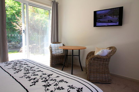 Richmond Coachmans Rest - Great Ocean Road Tourism 16