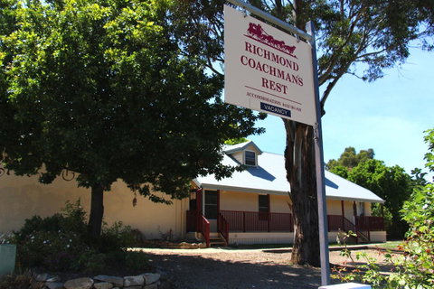 Richmond Coachmans Rest - Great Ocean Road Tourism 10